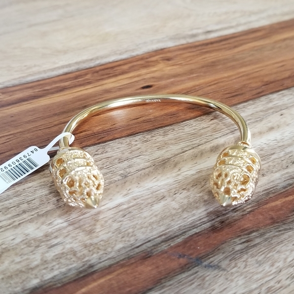 Isharya Filigree Spoke Triple Cone Gold Bracelet - Picture 4 of 13